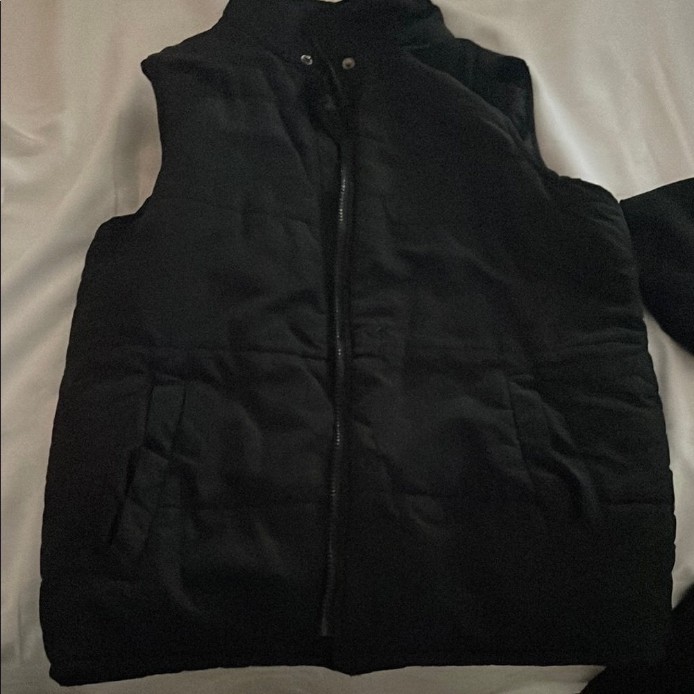 Men's Black Puffer Vest